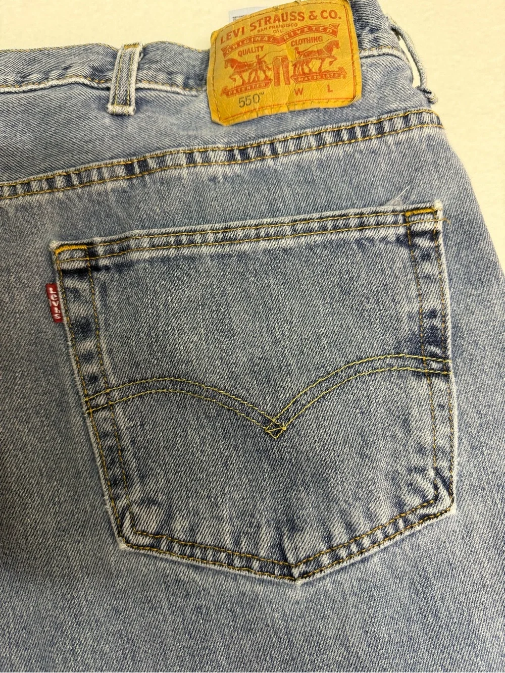 Levi Strauss 550 men’s size 50x32